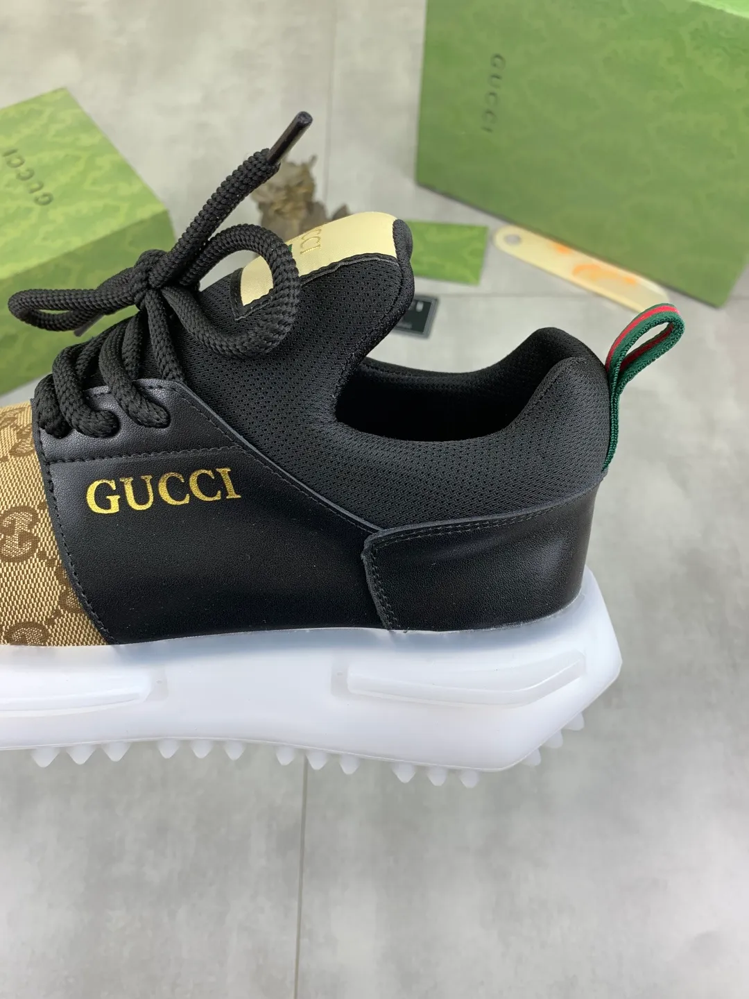 Men's shoes 💰P460💰[New style]🆘 Gucci [GUCCI] classic fashion high-top men's shoes, synchronized with counters, exquisite workmanship, exquisite color matching, the upper is made of original soft double G calfskin Gucci webbing ➕ first-layer pigskin lining ➕ pigskin feet The lasts made according to the original version are quite attractive both on the foot and in the placement. There is no need to explain the good style, the workmanship is superior, quality determines everything, absolutely versatile, code number: 38-44, 2️⃣colors🉑️ to choose from